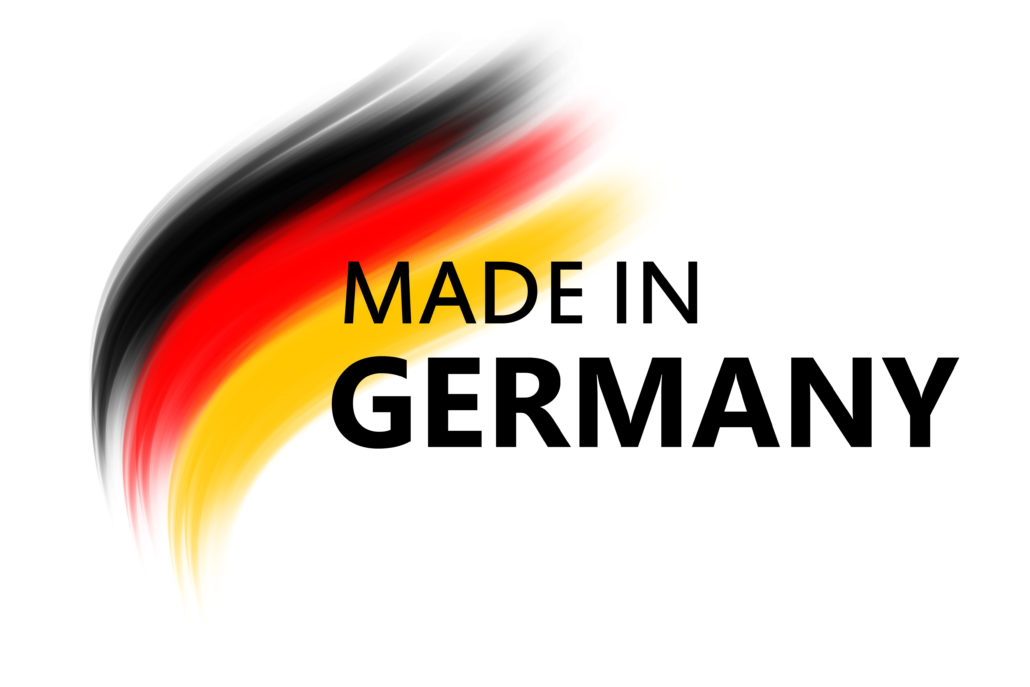 Schriftzug „Made in Germany“ mit Pinselstrich in Schwarz, Rot und Gold